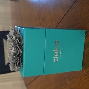 Tieks box and flower topper